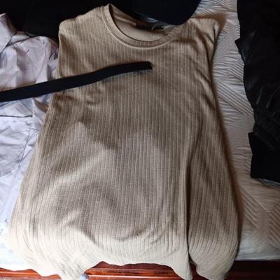 MEN'S SHIRTS (XL), BALL CAPS & BELT (38)