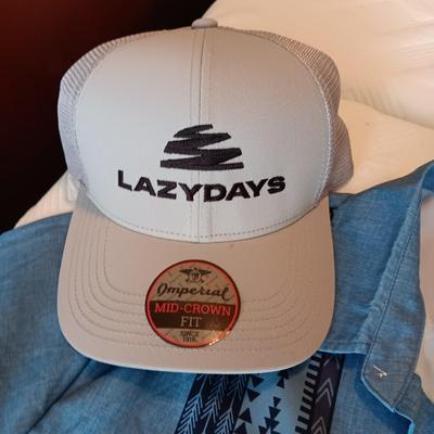 MEN'S SHIRTS (XL), BALL CAPS & BELT (38)