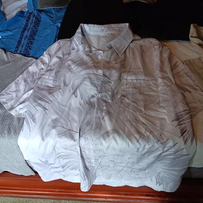 MEN'S SHIRTS (XL), BALL CAPS & BELT (38)
