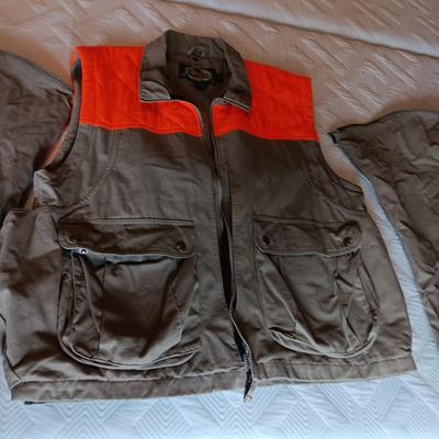 MEN'S CABELA'S OUTDOOR GEAR HUNTING JACKET WITH REMOVABLE SLEEVES (XL)