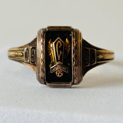 LOT 500: Vintage 1947 Class Ring: 10k, 5g Tw, sz. 11.5