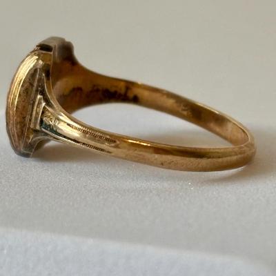 LOT 500: Vintage 1947 Class Ring: 10k, 5g Tw, sz. 11.5