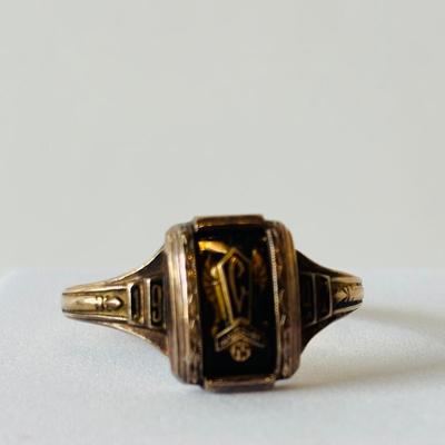 LOT 500: Vintage 1947 Class Ring: 10k, 5g Tw, sz. 11.5