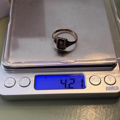 LOT 500: Vintage 1947 Class Ring: 10k, 5g Tw, sz. 11.5