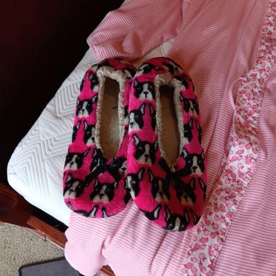 LADIES ROBES AND PAJAMAS, SWEAT PANTS AND LEGGINGS XL-XXXL