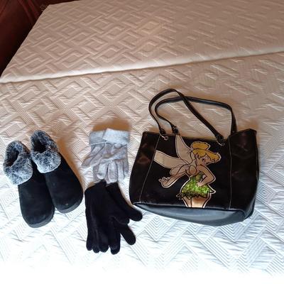 LADIES KHOMBU BOOTS (8), TINKERBELL BAG AND GLOVES