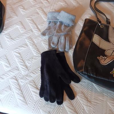 LADIES KHOMBU BOOTS (8), TINKERBELL BAG AND GLOVES