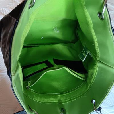 LADIES KHOMBU BOOTS (8), TINKERBELL BAG AND GLOVES