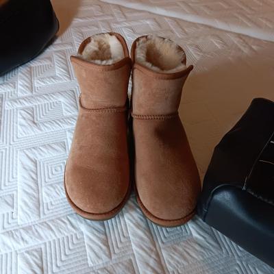 LADIES SHORT BOOTS (8) AND A DISNEY MICKEY MOUSE BAG