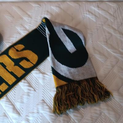 PACKERS KNIT SCARF AND VANS BEANIE PLUS 2 DRESS HATS (S/M)