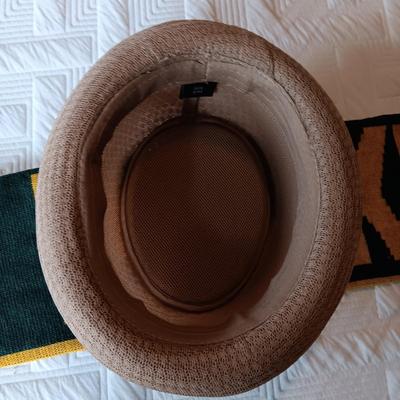 PACKERS KNIT SCARF AND VANS BEANIE PLUS 2 DRESS HATS (S/M)