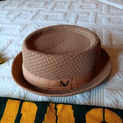 PACKERS KNIT SCARF AND VANS BEANIE PLUS 2 DRESS HATS (S/M)