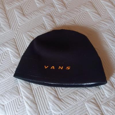PACKERS KNIT SCARF AND VANS BEANIE PLUS 2 DRESS HATS (S/M)