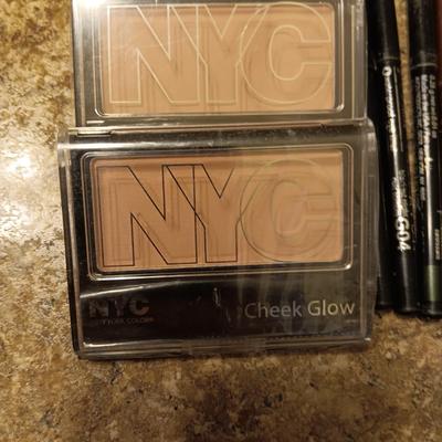 NEW NYC CHEEK GLOW "CENTRAL PARK PINK" AND VARIOUS EYE LINERS