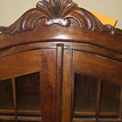 Trinket cabinet