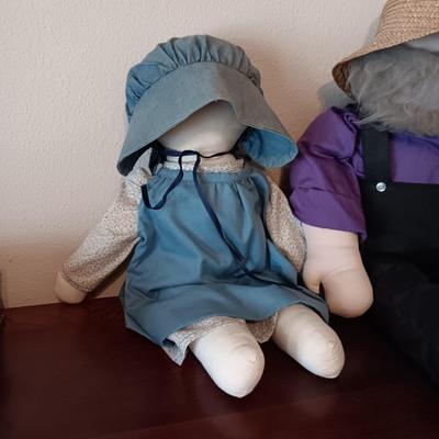 FACELESS AMISH PLUSH DOLLS