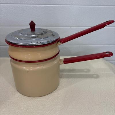 Vintage crockpot & enamelware