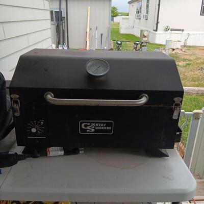 COUNTRY SMOKERS WITH PELLETS