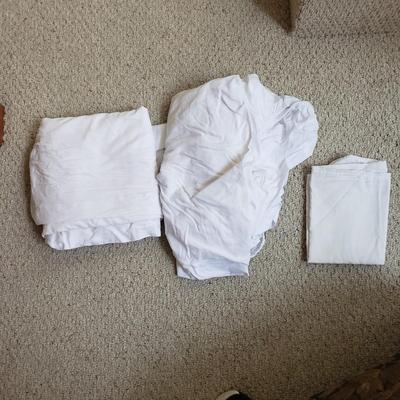 Queen Bedding by Calvin Klein, Brookline, Handmade Quilt and More! (BR3-KD)