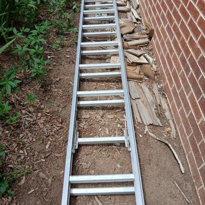 Aluminum Extension Ladder – United States of America Brand – 24 ft