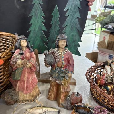 Basket, ornaments, and Thanksgiving items
