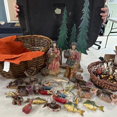 Basket, ornaments, and Thanksgiving items