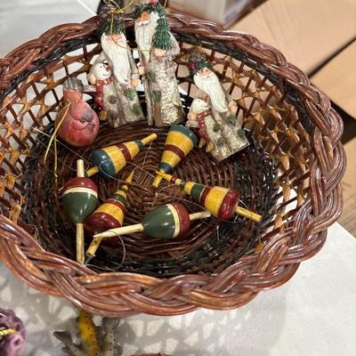 Basket, ornaments, and Thanksgiving items