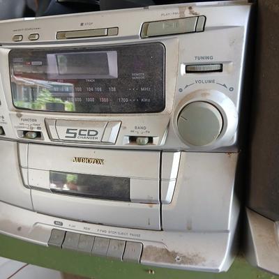 Working - but not pretty - Audiovox 5-CD Home Stereo System with Speakers