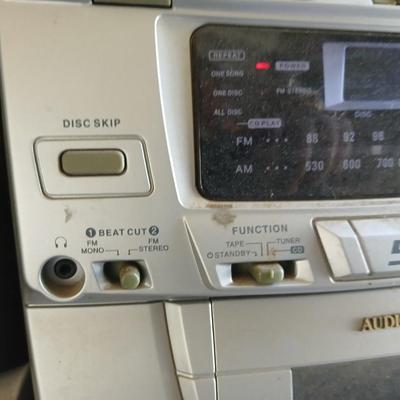 Working - but not pretty - Audiovox 5-CD Home Stereo System with Speakers