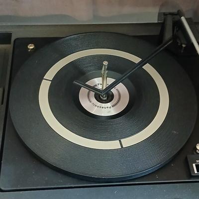 Panasonic SE-3170D Hi-Fi Stereo Receiver / turntable with Speakers