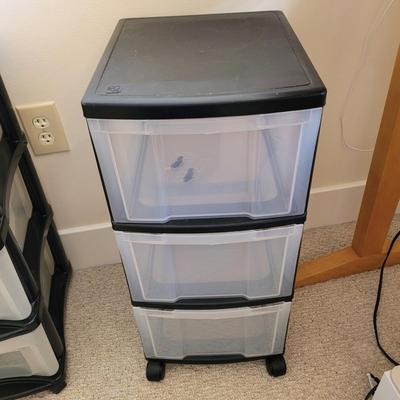 Art Supplies, Plastic Drawers, and Metal Table Lamp (BR2-EL)
