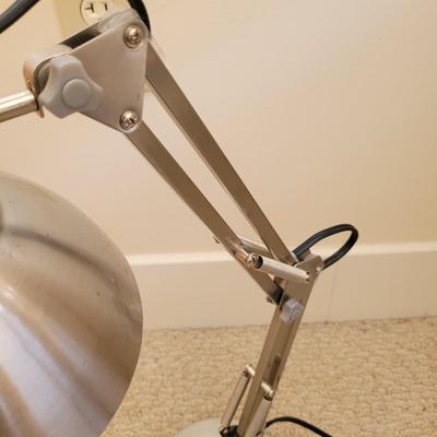 Art Supplies, Plastic Drawers, and Metal Table Lamp (BR2-EL)