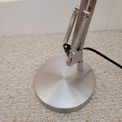 Art Supplies, Plastic Drawers, and Metal Table Lamp (BR2-EL)