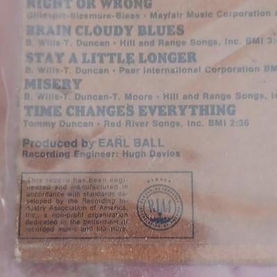 3 Vintage Outlaw Country Vinyl Records – Willie Nelson, Waylon Jennings, Merle Haggard