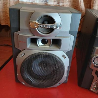 RCA RS2675A Compact Audio System with Speakers and Antenna