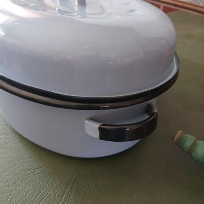 Vintage Kitchenware Lot – Nice light blue Enamel Roaster, Rolling Pin, Knife Block Set