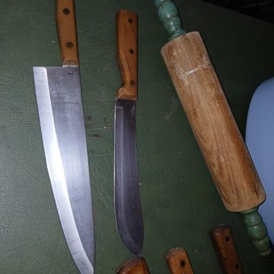 Vintage Kitchenware Lot – Nice light blue Enamel Roaster, Rolling Pin, Knife Block Set