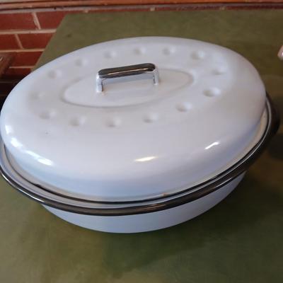 Vintage Kitchenware Lot – Nice light blue Enamel Roaster, Rolling Pin, Knife Block Set