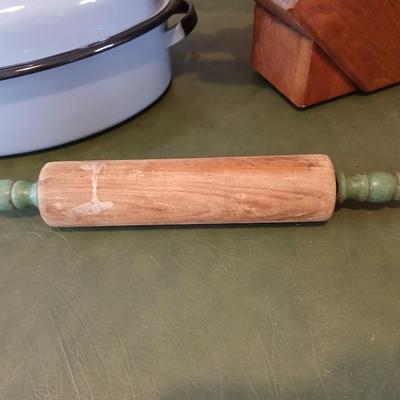 Vintage Kitchenware Lot – Nice light blue Enamel Roaster, Rolling Pin, Knife Block Set