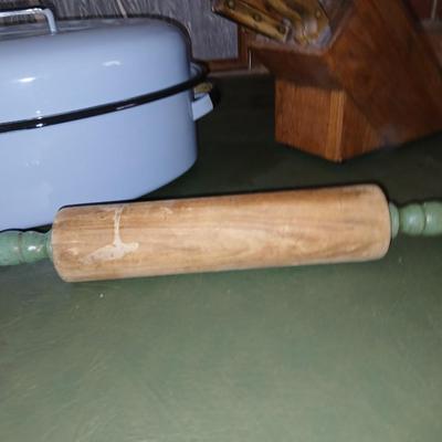 Vintage Kitchenware Lot – Nice light blue Enamel Roaster, Rolling Pin, Knife Block Set