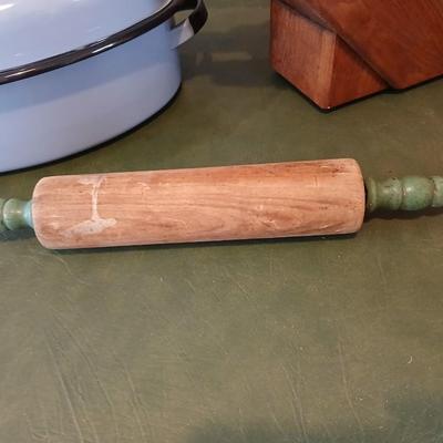 Vintage Kitchenware Lot – Nice light blue Enamel Roaster, Rolling Pin, Knife Block Set