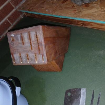 Vintage Kitchenware Lot – Nice light blue Enamel Roaster, Rolling Pin, Knife Block Set