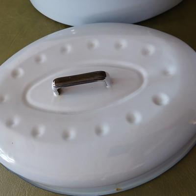 Vintage Kitchenware Lot – Nice light blue Enamel Roaster, Rolling Pin, Knife Block Set