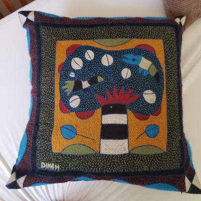 14 Decorative Throw Pillows (BR3-KD)