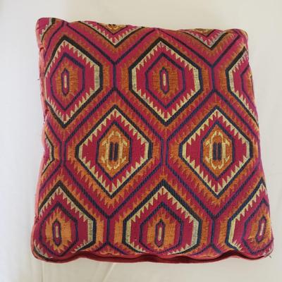 14 Decorative Throw Pillows (BR3-KD)