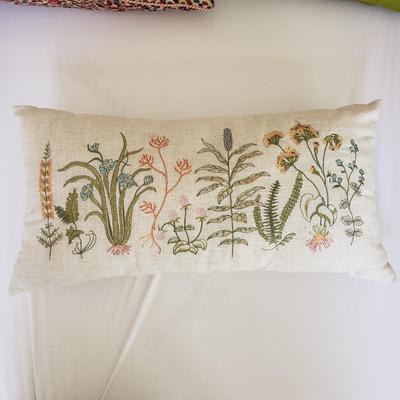 14 Decorative Throw Pillows (BR3-KD)