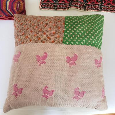 14 Decorative Throw Pillows (BR3-KD)