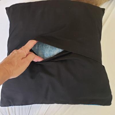 14 Decorative Throw Pillows (BR3-KD)