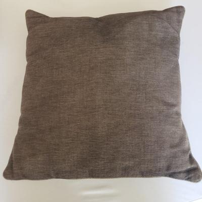 14 Decorative Throw Pillows (BR3-KD)