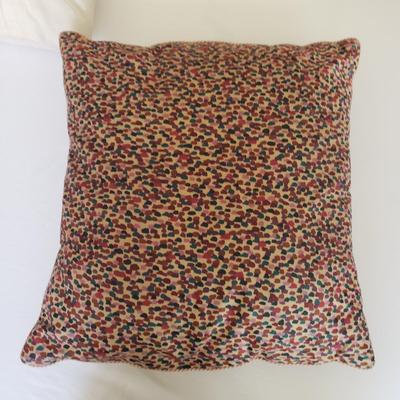 14 Decorative Throw Pillows (BR3-KD)